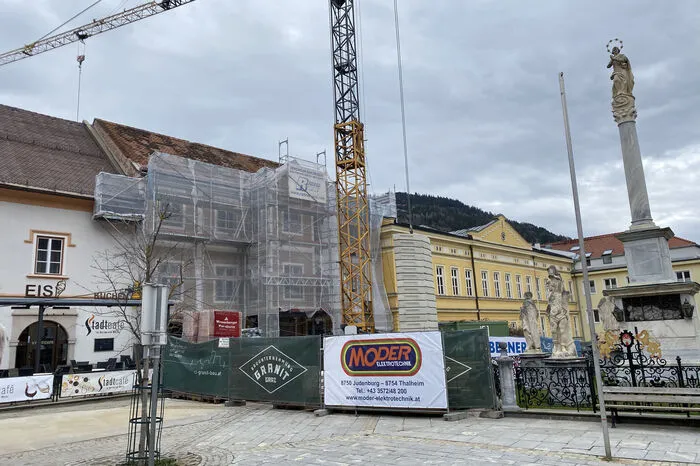 Die Fassade soll weitgehend an die bestehende angepasst werden – natürlich im neuen Look und mit neuen stilistischen Elementen.