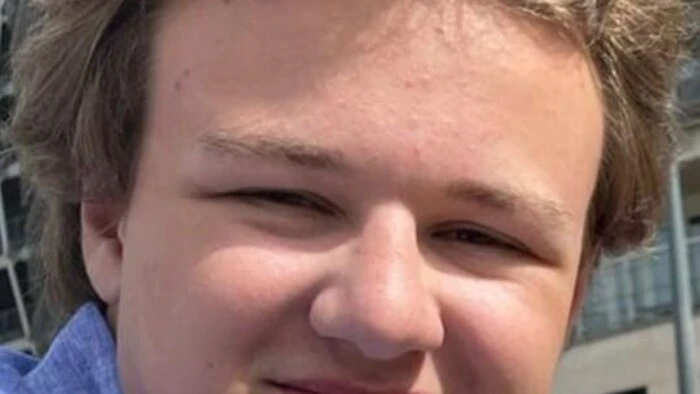 Clemens Kainz, 17, aus Wolfsberg, Stiftsgymnasium St. Paul: "Durch einen einheitlichen Kleidungsstil entsteht Gleichheit und dadurch verschwindet die Individualität eines jeden einzelnen. Kleidervorschriften schränken die Schüler ein, das zu tragen, was sie gerne möchten."
