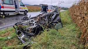 Das Auto wurde von der Feuerwehr geborgen