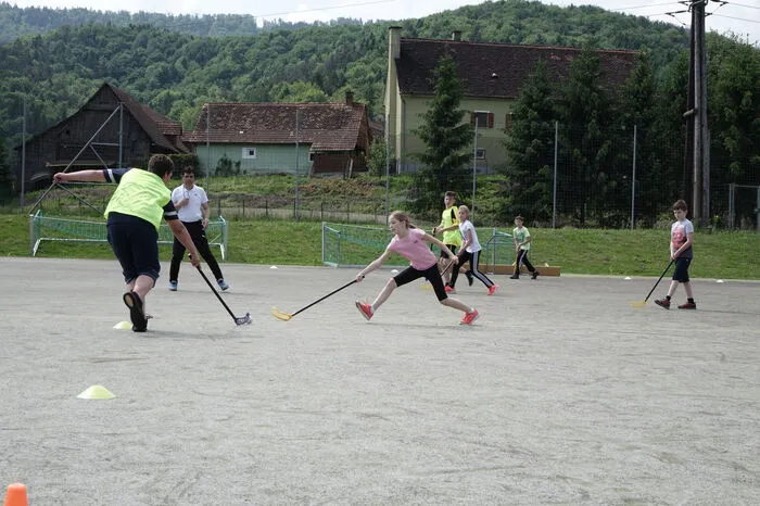 ... im Land-Hockey,...