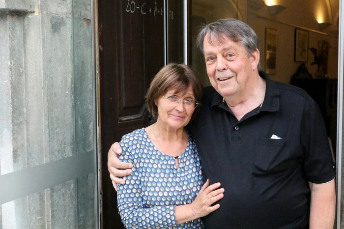 Den Schlossbesitzern Irmgard und Thomas Telsnig war es gelungen, den allseits bekannten Künstler Rainer Stern für eine Ausstellung zu gewinnen.