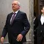Anwalt Werner Suppan und der frühere Bundeskanzler Sebastian Kurz (ÖVP) im Gerichtssaal.  | Anwalt Werner Suppan und der frühere Bundeskanzler Sebastian Kurz (ÖVP) im Gerichtssaal