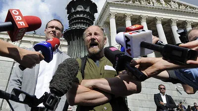 Roland Düringer könnte es dank seiner Bekanntheit schaffen