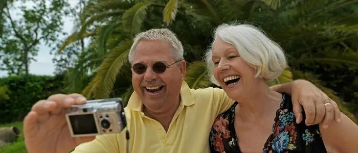 Selfie unter Palmen: 51 Prozent fahren mit dem eigenen Auto auf Urlaub