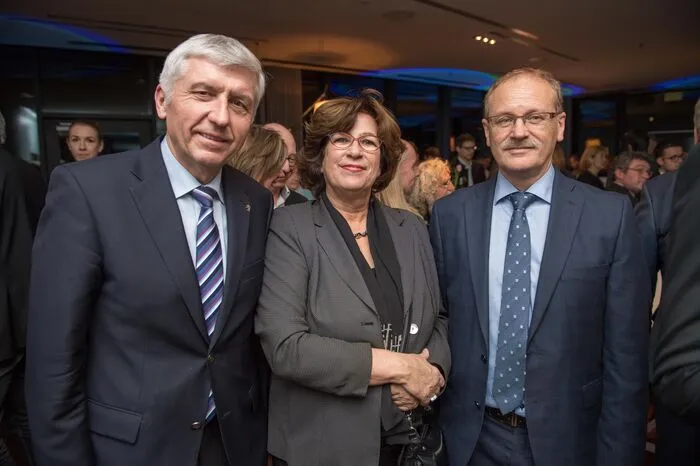 ...sowie die anwesenden Bezirkshauptleute