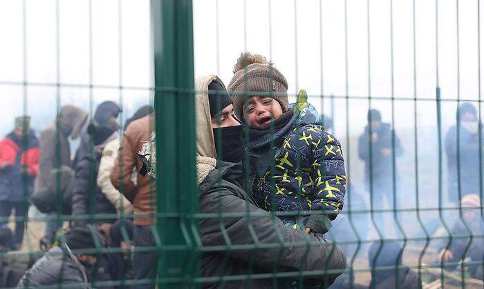 Die EU macht Lukaschenko für die Flüchtlingskrise an der polnisch-weißrussischen Grenze verantwortlich