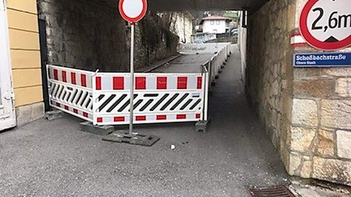 Dieser Teilbereich der Schoßbachstraße ist für den Verkehr gesperrt 