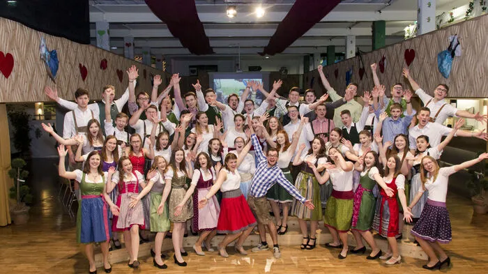 Die Katholische Jugend und Landjugend Pischelsdorf lud zum traditionellen Pfarrball in die Pischelsdorfer Oststeirerhalle.