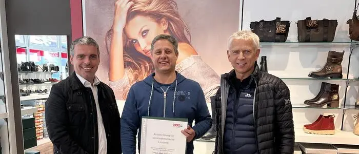 Klaus Schupfer (Mitte) mit Hollinger und Hierzegger von der Wirtschaftskammer