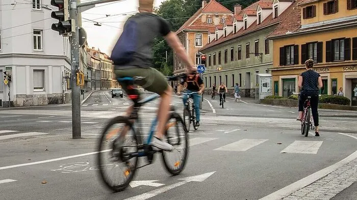 Der Unfall ereignete sich an einem Kreuzungsbereich (Sujetbild)