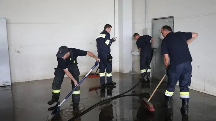 Nach den Unwettern in Niederösterreich wurde der Katastrophenhilfsdienst-Zug 49 des Bereichsfeuerwehrverbandes Knittelfeld zur Unterstützung in das Nachbarbundesland alarmiert.