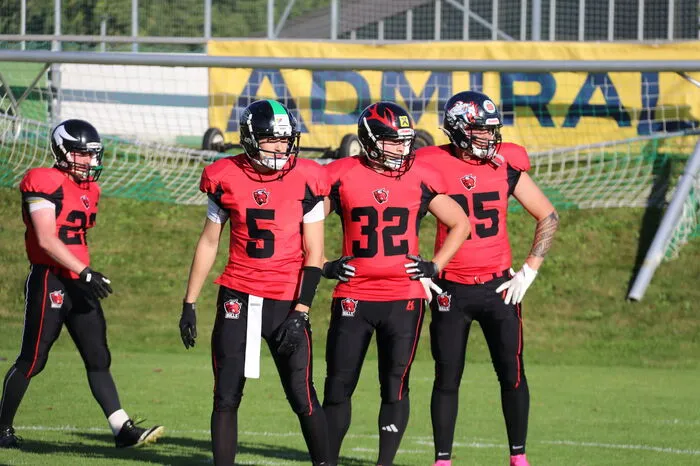 Auch abseits des Spielgeschehens wurde den Fans einiges geboten. Die Cheerleader der „DC Butterfly“ feuerten die heimische Mannschaft an.