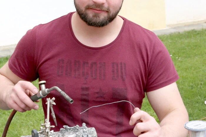 Auch konnte man so manchem Kunsthandwerker beim Arbeiten über die Schulter schauen. 