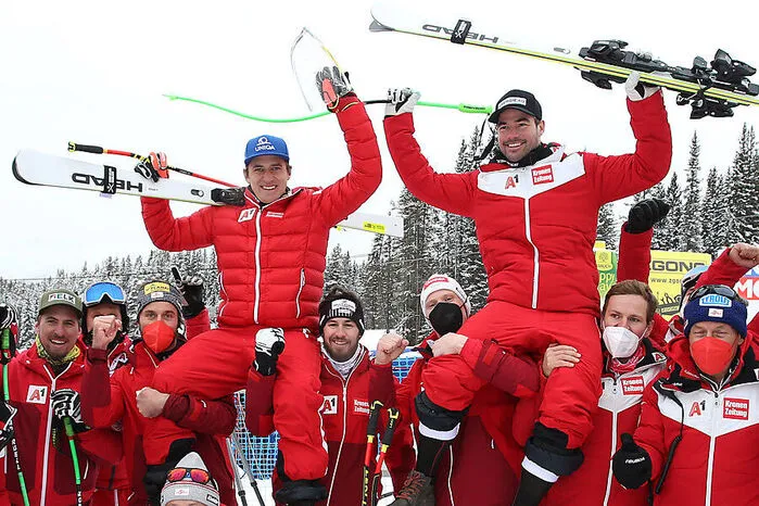 Matthias Mayer (AUT) Vincent Kriechmayr (AUT) Beat Feuz (SUI) Hier kommen Sie zum Rennbericht!