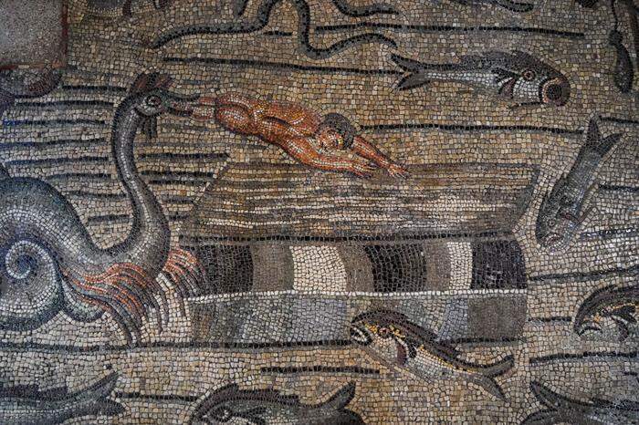 Die Mosaike stammen aus römischen Bürgerhäusern. Reiche hatten Marmorböden