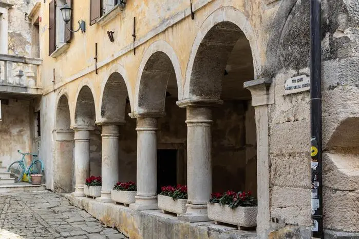 In der Loggia des Ortes kamen früher die Bürger zusammen