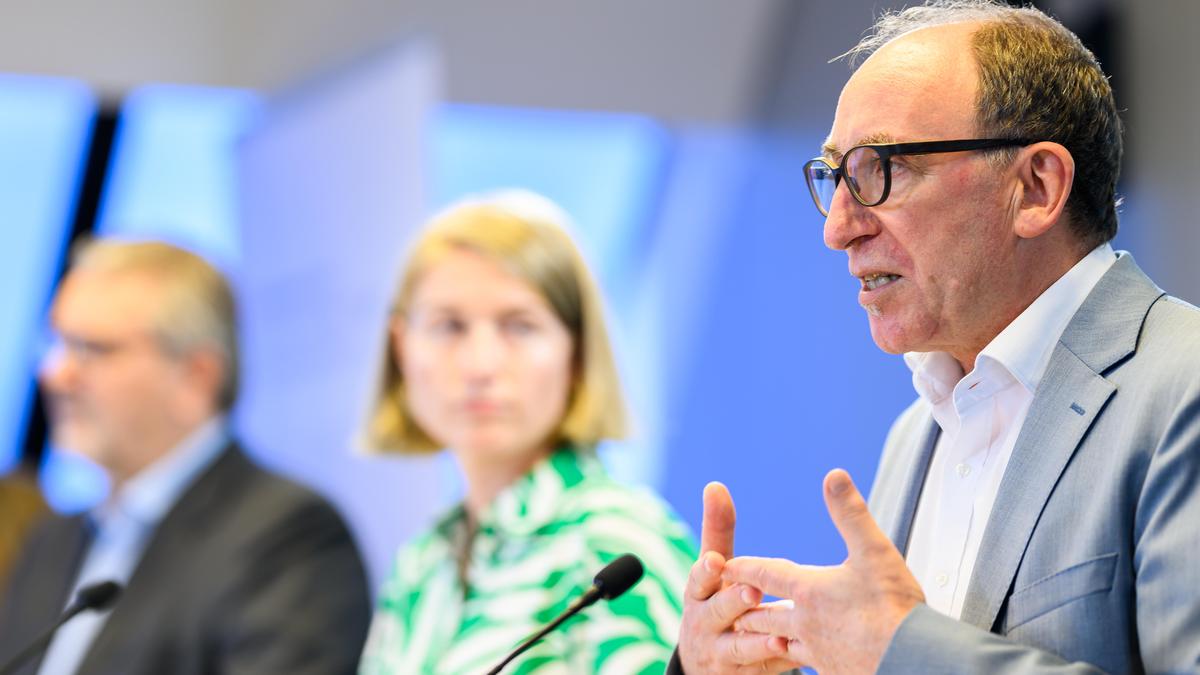 Gesundheitsminister Johannes Rauch, Oberösterreichs Landesrätin Christine Haberlander und Wiens Stadtrat Peter Hacker