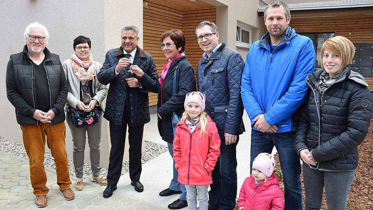 Mock und Kulmer bei der Schlüsselübergabe