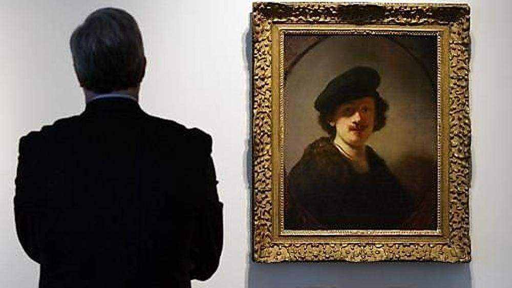 Rembrandt in einem Selbstporträt - in Monza sollen Bilder des niederländischen Meisters gestohlen worden sein