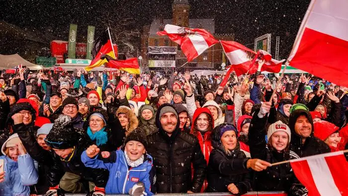 Die Startnummernauslosung am Wetzlarer Platz bekommt Gesellschaft von einem „namhaften Musik-Act“