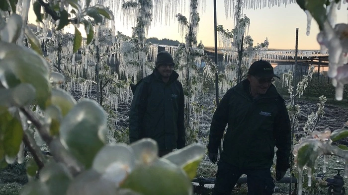 Tausende Bauern waren in der Nacht von 20. auf 21. April 2017 im Einsatz, um gegen den Frost anzukämpfen.