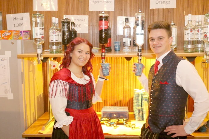 Übrigens: Über das enorme Besucherinteresse sichtlich erfreut zeigten sich LJ Brückl-Obmann Thomas Karlbauer und LJ-Leiterin Anna-Lena Reinisch (Foto). 