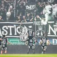 Sturm jubelt gegen den LASK