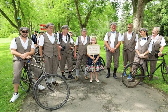 Klicken Sie sich durch die besten Bilder vom Biedermeierfest in Bad Gleichenberg!