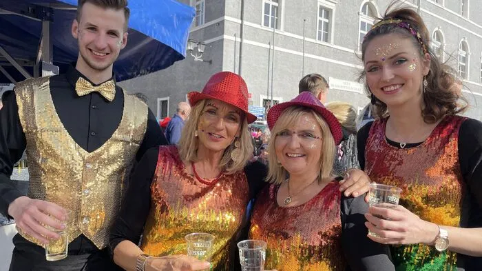 Das Gmündner Gschnas lockte Zuschauer aus ganz Oberkärnten an. Unter dem Motto "Glanz &amp; Glamour" - eine prachtvolle Stadt wurde das Ende der fünften Saison fulminant beendet.