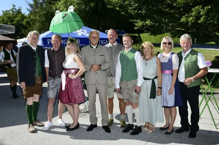 Höhepunkte der Veranstaltung waren die Prämierung der Blumenwägen und die Wahl der Hoheiten der Steirischen Blumenstraße