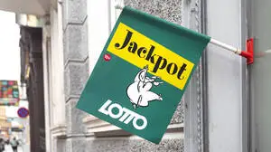 Lotto-Fahne bei einer Trafik