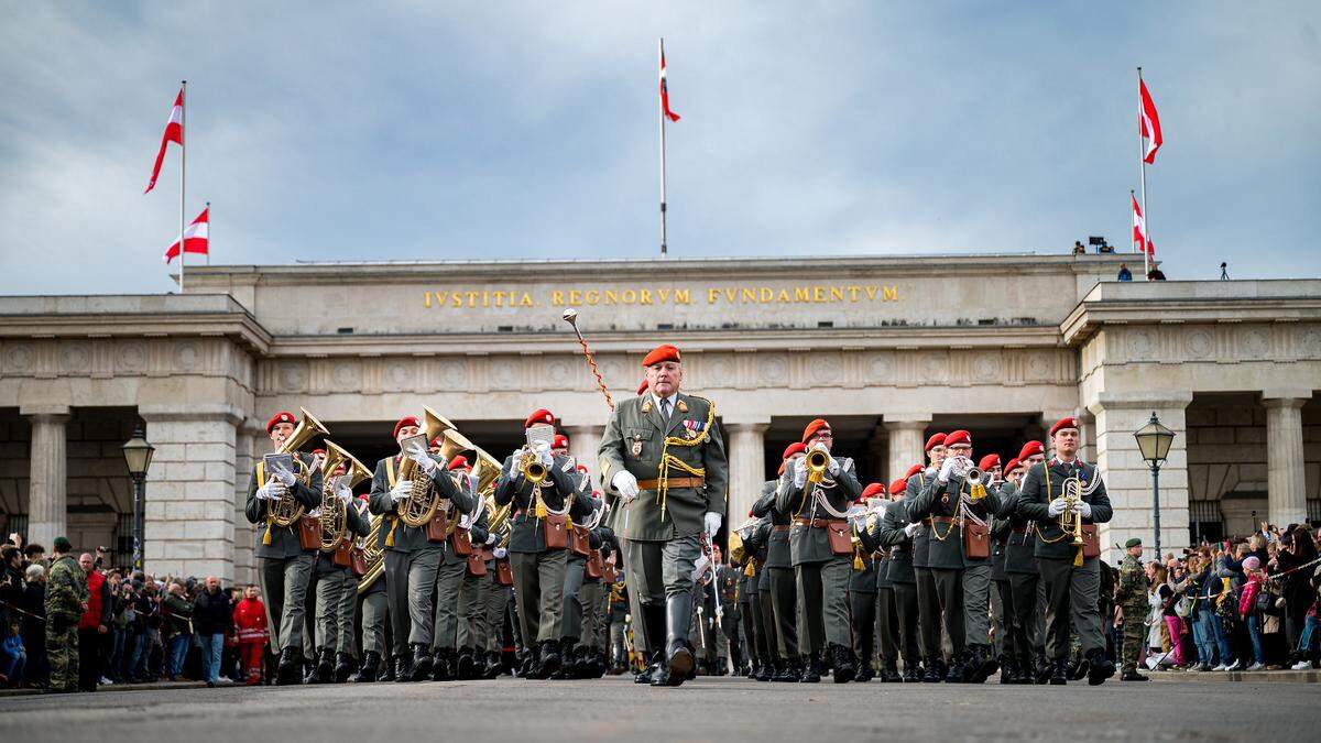 Am Nationalfeiertag lädt das Bundesheer am Wiener Heldenplatz und in Salzburg wie gewohnt zu einer Informations- und Leistungsschau