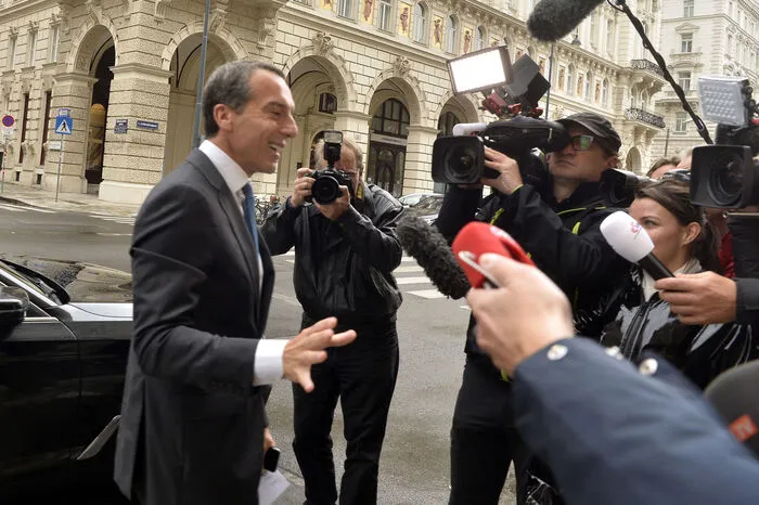 Nach seinem eruptiven Abgang hat Noch-Parteichef Christian Kern seine Schuldigkeit getan und mit Pamela Rendi-Wagner eine Nachfolgerin präsentiert.