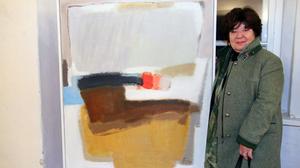 Franz Roupec – Erinnerung zum 100. Geburtstag | Barbara Roupec bei der Vernissage mit Werken ihres Vaters Franz Roupec 