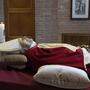 Die ersten Fotos vom aufgebahrten Leichnam des ehemaligen Papstes Benedikt XVI.