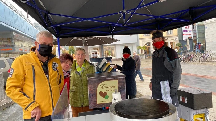 Die süßen Crepes mit verschiedenen köstlichen Füllungen mundeten am Freitag beim mobilen Kaffeestand der Kleinen Zeitung am Leobener Hauptplatz wirklich allen.