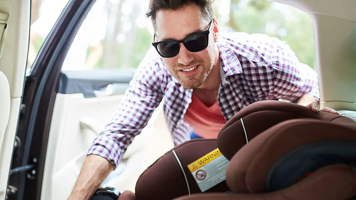 Der Konsument (Sujet-Bild) hat das Recht, die Ware zu prüfen und zu diesem Zweck auch auszupacken