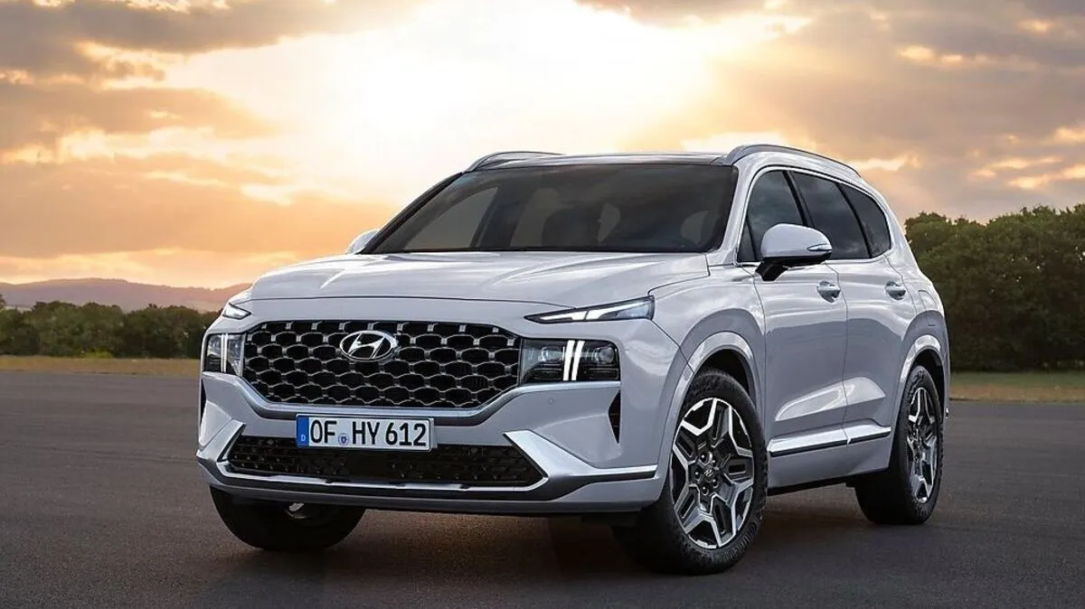 Der überarbeitete Hyundai Santa Fe bringt eine neue Front ins Spiel