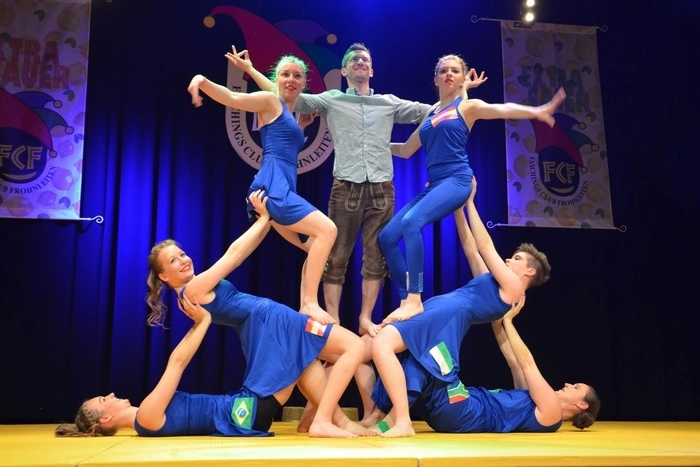 ... und der Verein für Sportgymnastik nimmt die Zuseher mit auf eine Reise um die ganze Welt.