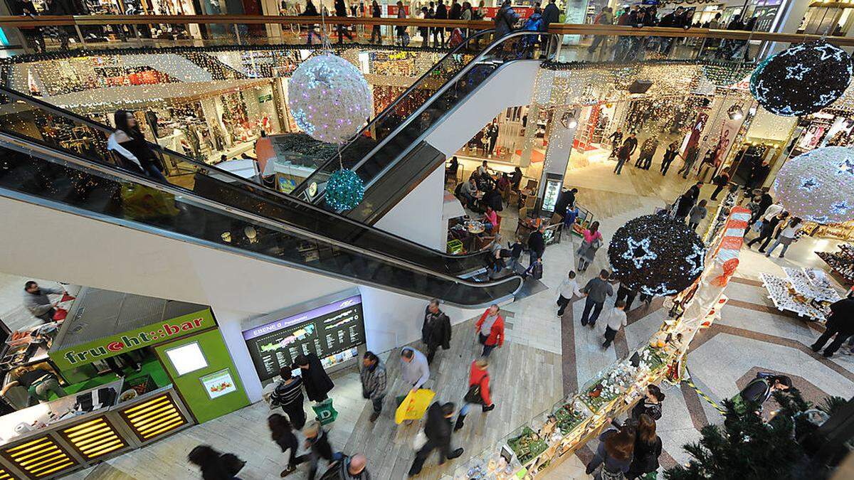 Konsumentenströme in der SCS, der Shopping City Süd in Vösendorf bei Wien