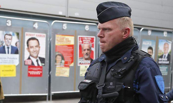 Mehr als 50.000 Polizisten und Soldaten schützen den ersten Wahlgang 