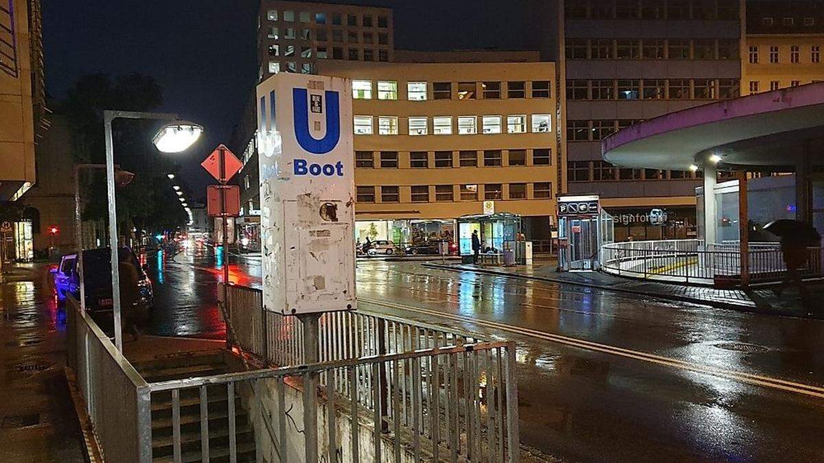 Andreas-Hofer-Platz: Führt die Stiege zur U-Bahn-Station?