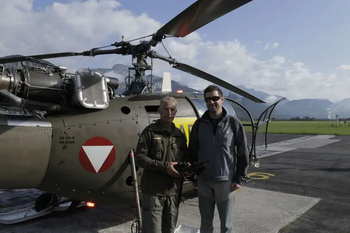 Staudacher entdeckte Caseys Vater vom Hubschrauber aus, heute ist der Oberst Kommandant der Fliegerwerft in Aigen/Ennstal.