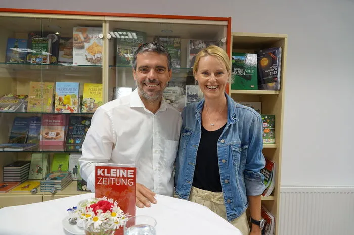 Ebenso blieb noch Platz für Gespräche untereinander, hier zum Beispiel Christian Hollinger (WKO) und Marlene Gerstgraser (Regionalmanagement Liezen)
