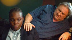 An der Seite von Depardieu: Shooting Star Déborah Lukumuena, die den exzentrischen Schauspieler als Bodyguard bewachen soll.