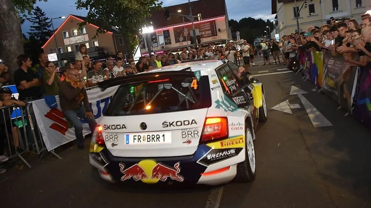 Der vollelektrische Skoda von Raimund Baumschlager zog schon bei der Opening-Party am Donnerstagabend die Blicke auf sich