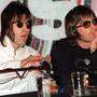 Liam (links) und Noel Gallagher zu Zeiten, als Oasis noch aktiv waren (1999)