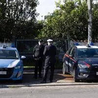 Der Tatort: Carabinieri vor dem Haus Ranuccis nach dem Anschlag.