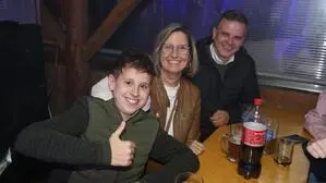 Am Karsamstag und Ostersonntag feierten zahlreiche Gäste Ostern beim Osterkreuz in Jamm