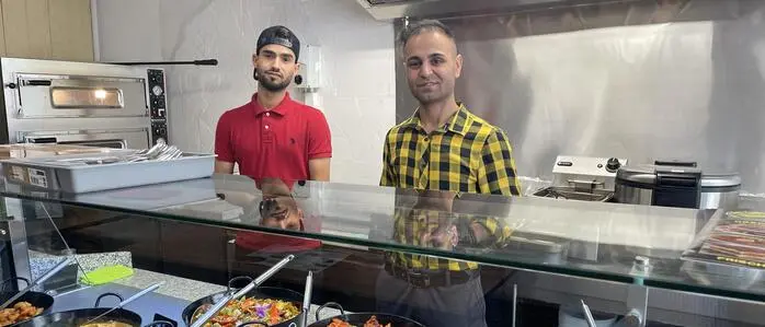 Mosa Sakha und Muhammad Omar Fakiri bieten mit „Pronto Bowls“ asiatische Spezialitäten in Leoben an